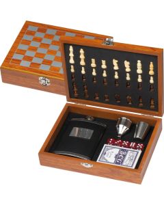 Spieleset mit Flachmann, Schach- und Kartenspiel